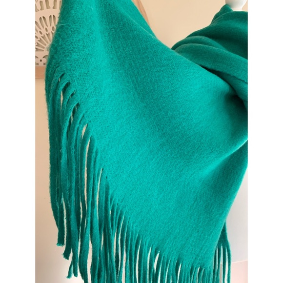 Anthropologie Sherwin Blanket Fringe Wrap Scarf - Picture 6 of 9